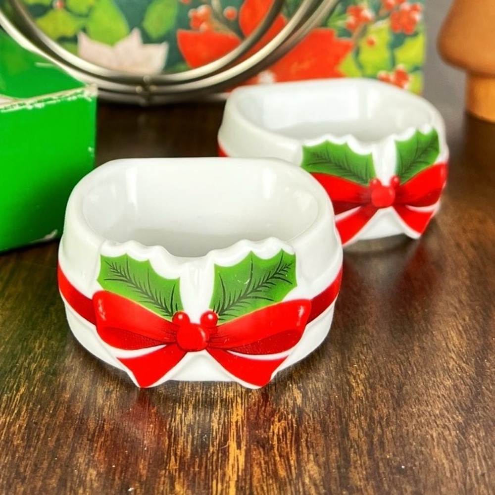 Set of 6 Vintage Xmas Napkin Rings -‎ Holly, Ceramic, Antique